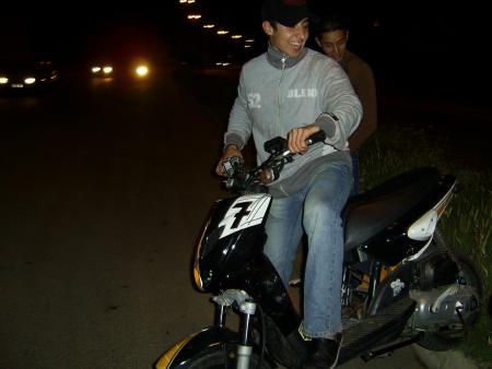 tarik_stunt7@hotmail.com